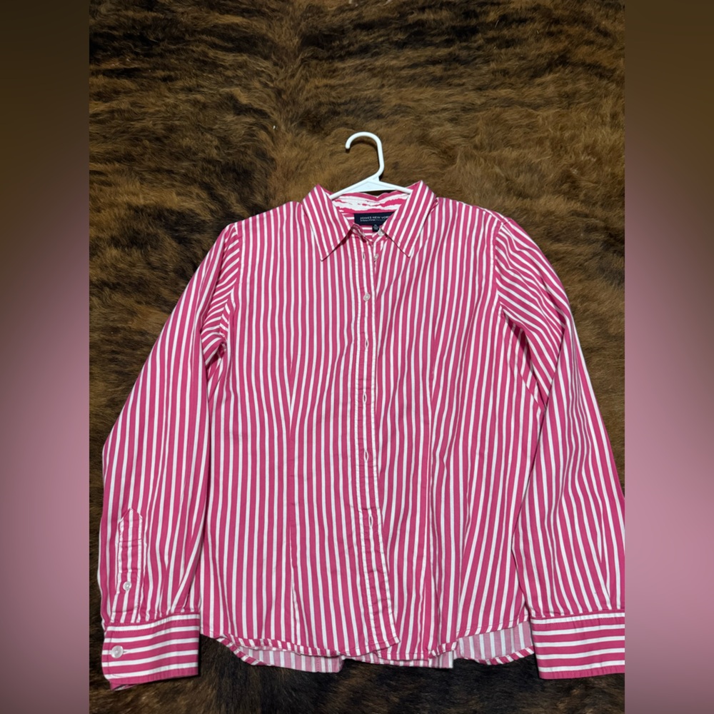 Women’s pink striped button